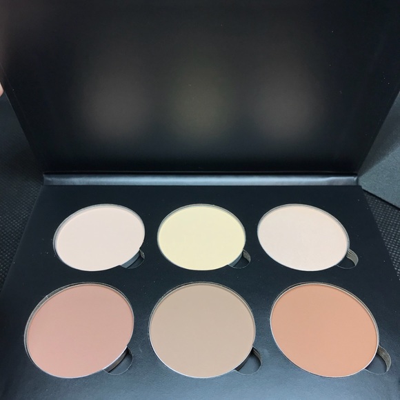 Makeup - Picture 2 of 5